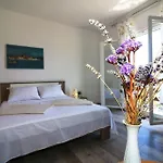 Mili Sea View Apartment *