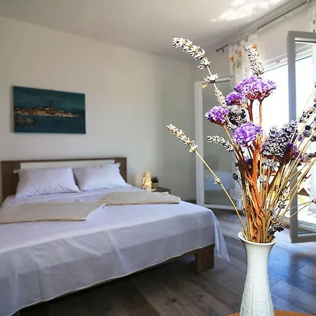 Mili - Near The Sea And The Centar Of Place Apartment *