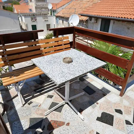 Mili - Near The Sea And The Centar Of Place