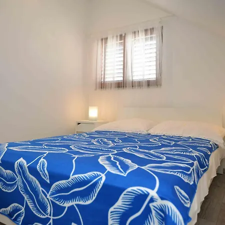 Mili * Betina (Sibenik-Knin)