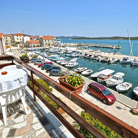 Apartment Mili - Near The Sea And The Centar Of Place *