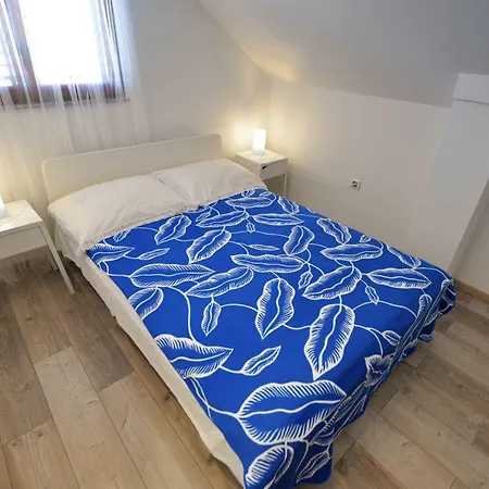 Mili - Near The Sea And The Centar Of Place Apartment *