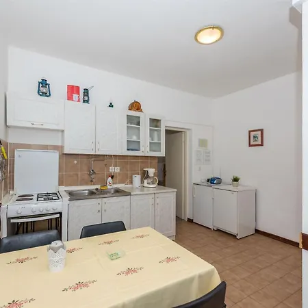 Mili - Near The Sea And The Centar Of Place Apartment *
