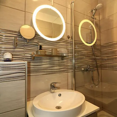 Apartment Mili - Near The Sea And The Centar Of Place