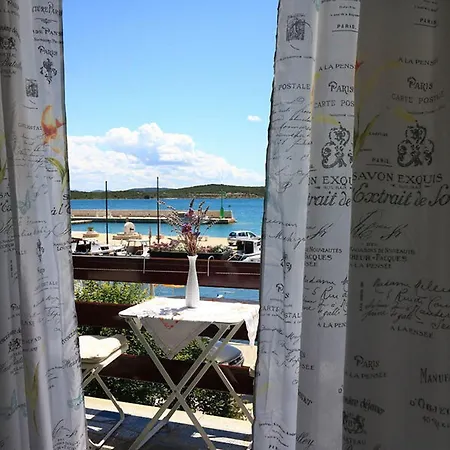 Mili * Betina (Sibenik-Knin)