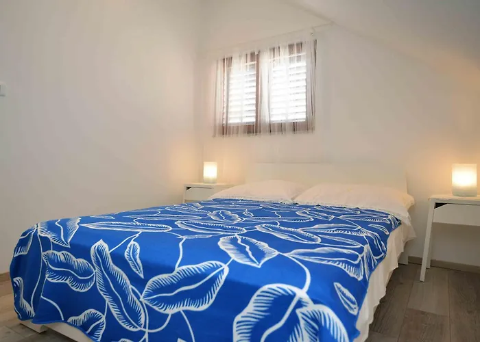 Mili * Betina (Sibenik-Knin)